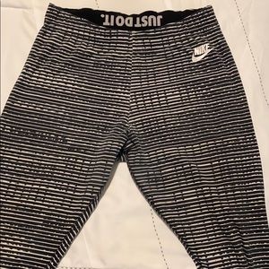 Nike Leggings Medium Black and White